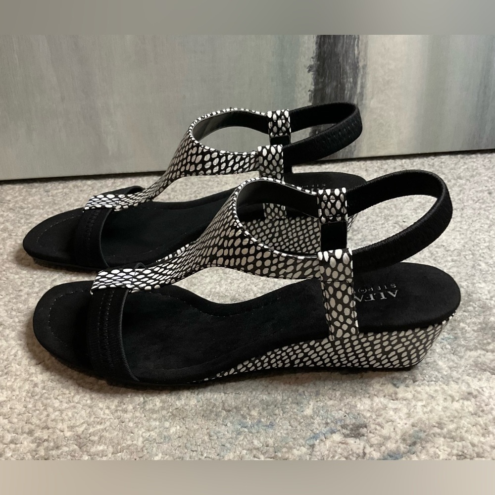 Alfani Step 'N Flex Vacanzaa Wedge Sandals - Spotted Snake (NIB) - Picture 7 of 15